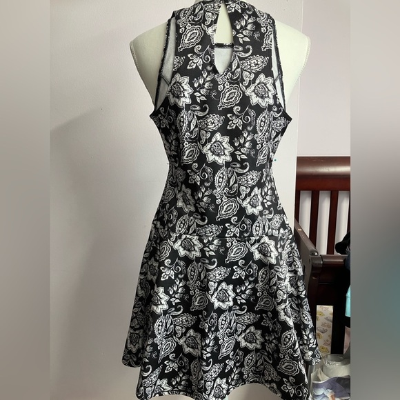Abercrombie & Fitch Women’s Dress, Size S, Black/White, Sleeveless, Fit & Flare - Picture 6 of 6